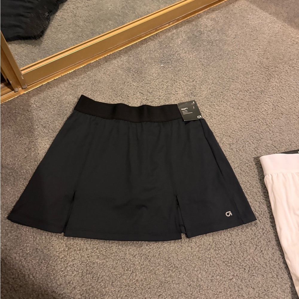 GapFit Eclipse Split-Front Exercise Skort - Picture 5 of 7